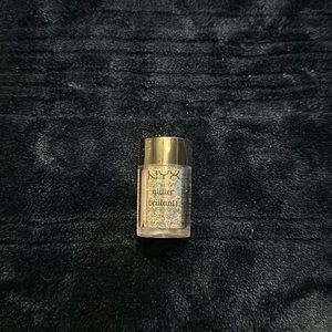 Nyx glitter
